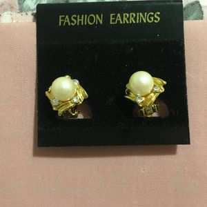 Fashion Faux Pearl Clip On Earrings